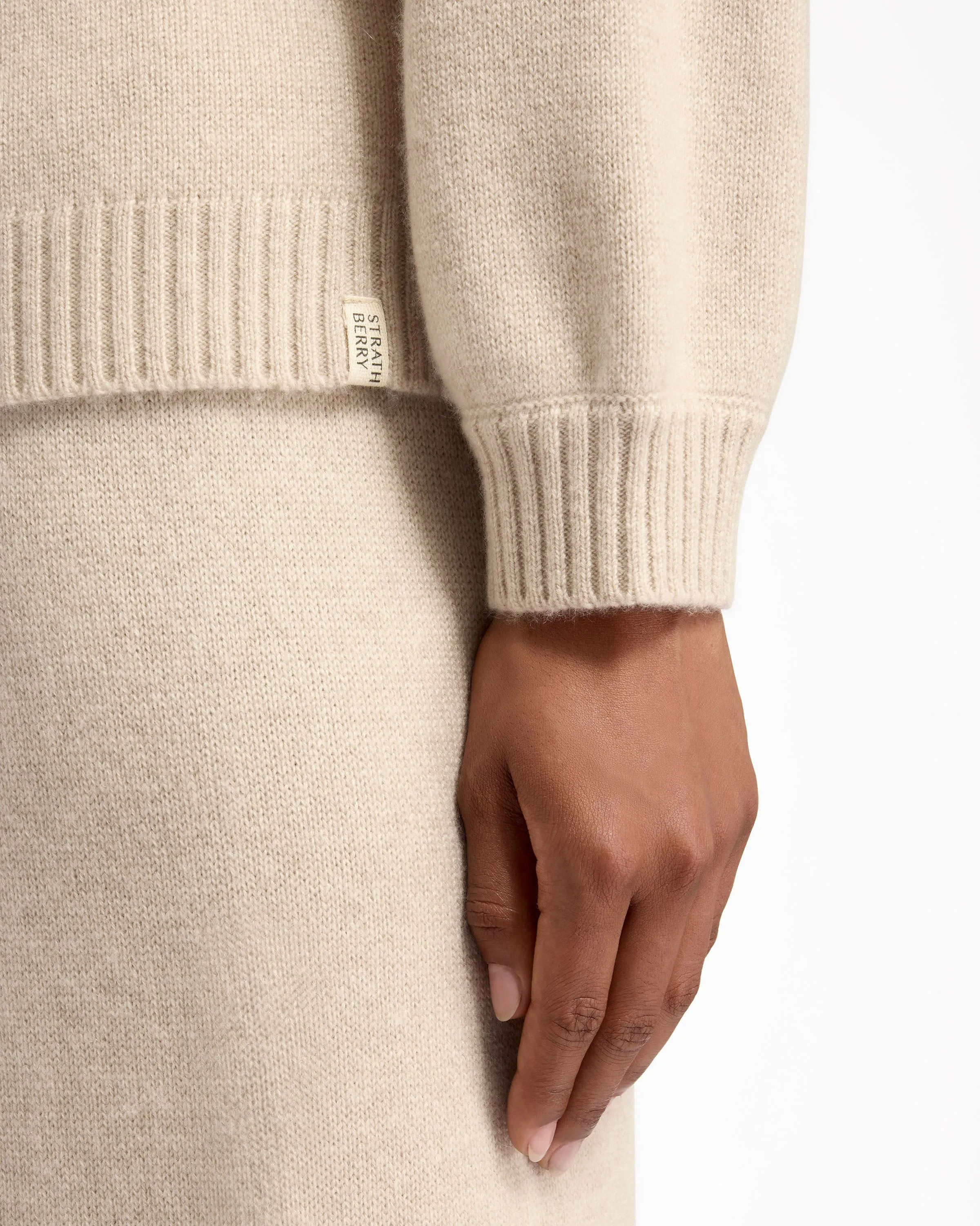 Barra Crew Neck Cashmere Sweater - Wheat