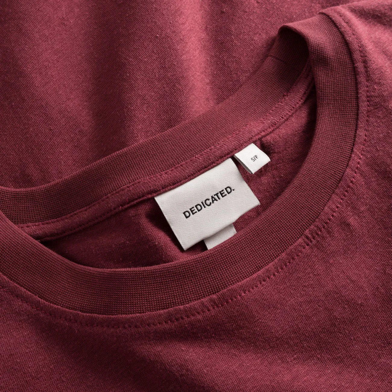 LAST ON in L - Vadstena Hemp T-shirt - Tibetan Red