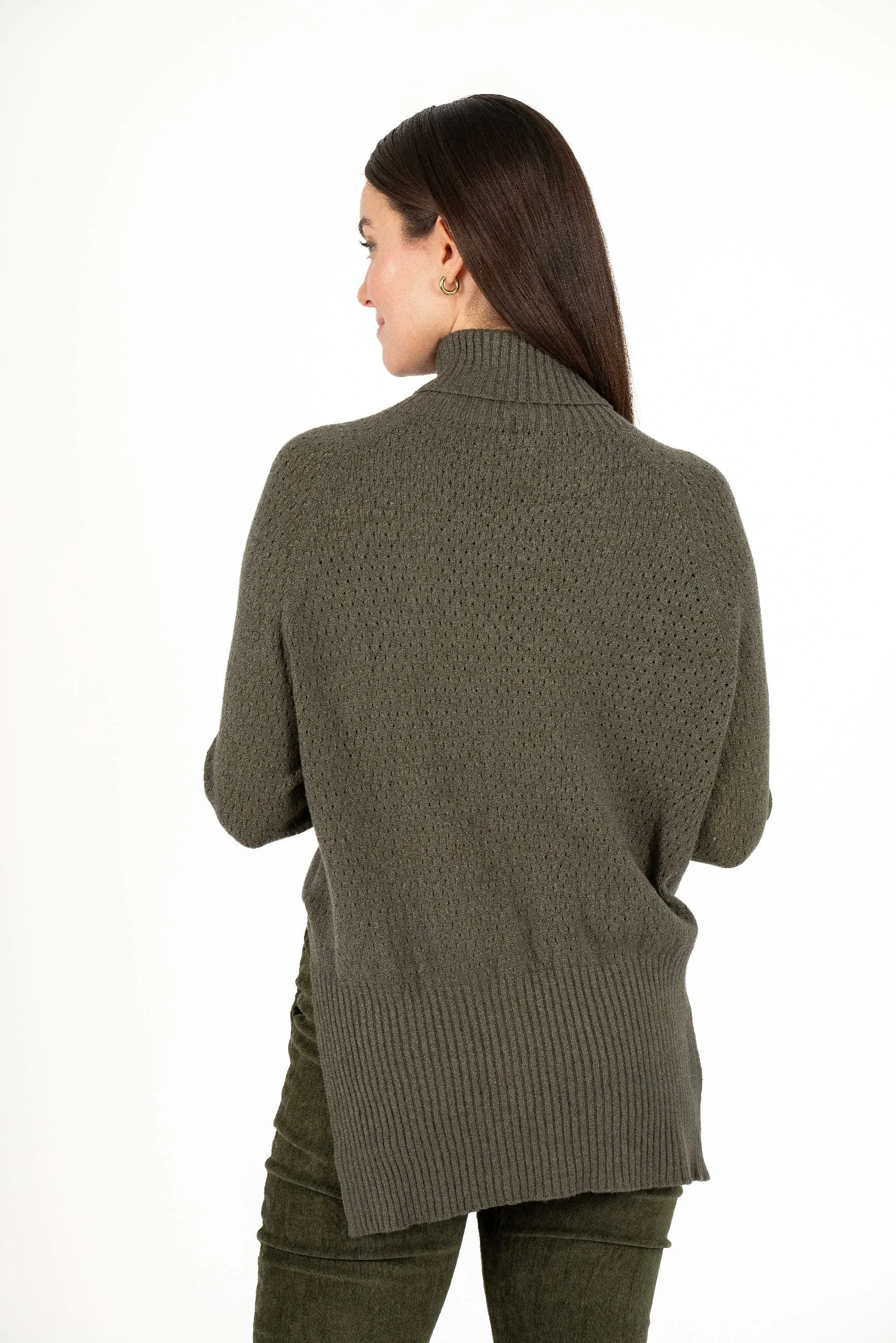 M Made in Italy – Turtle-Neck Knit Sweater With Pointelle Detailing