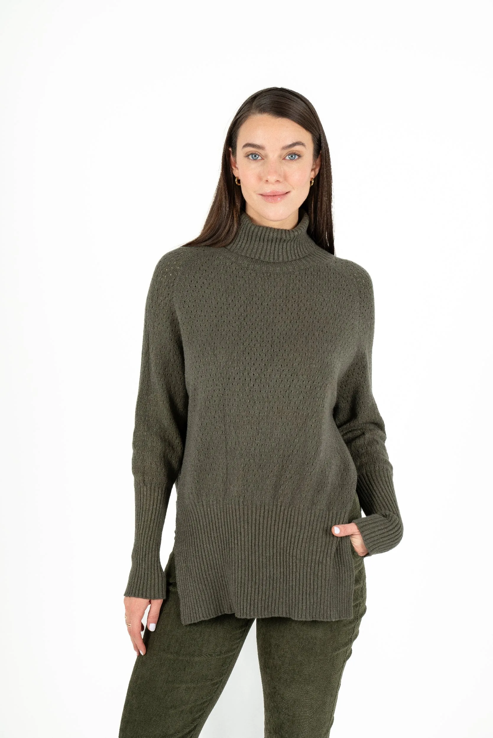 M Made in Italy – Turtle-Neck Knit Sweater With Pointelle Detailing