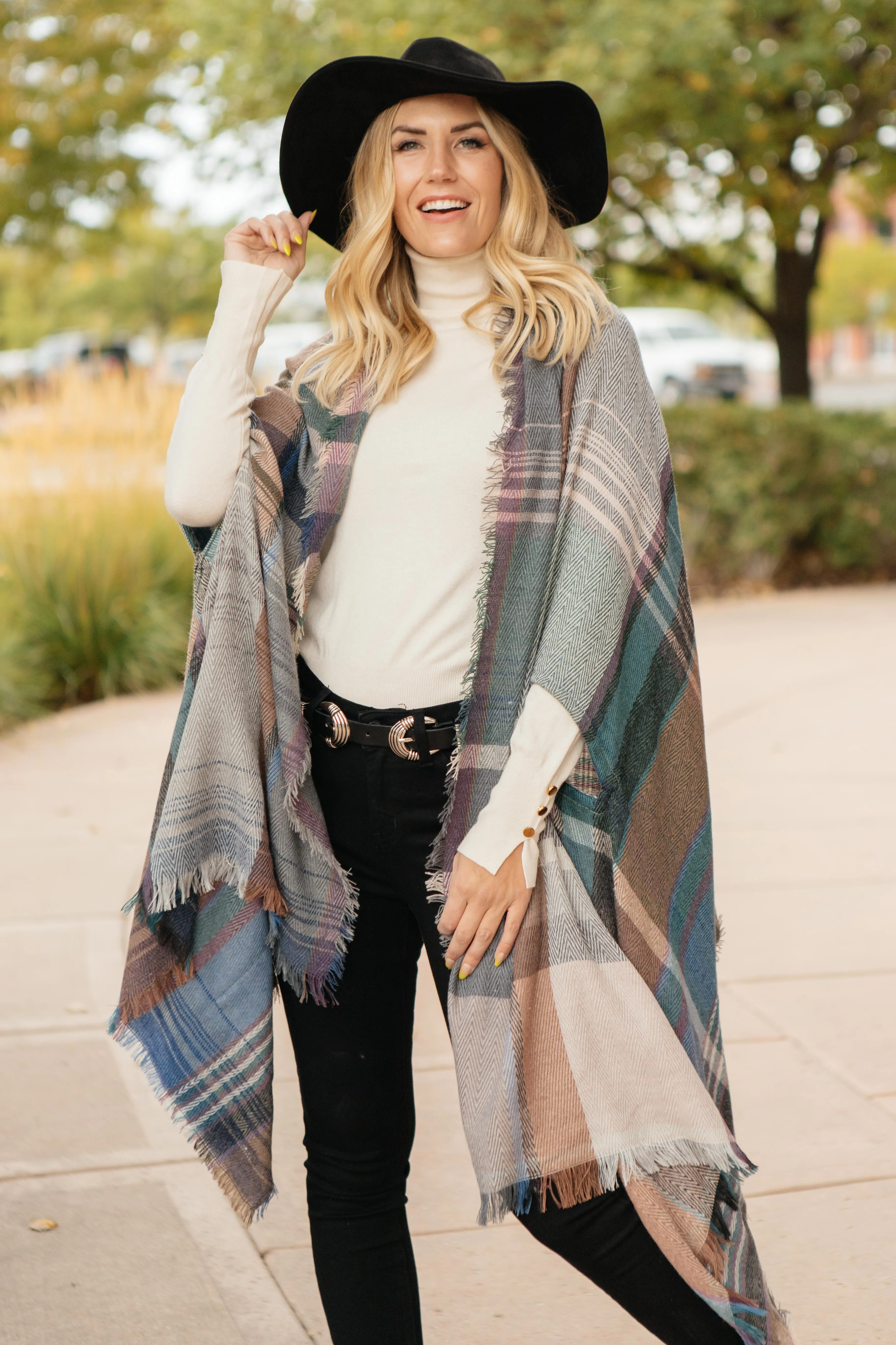 Nacho Basic Poncho in Light Gray