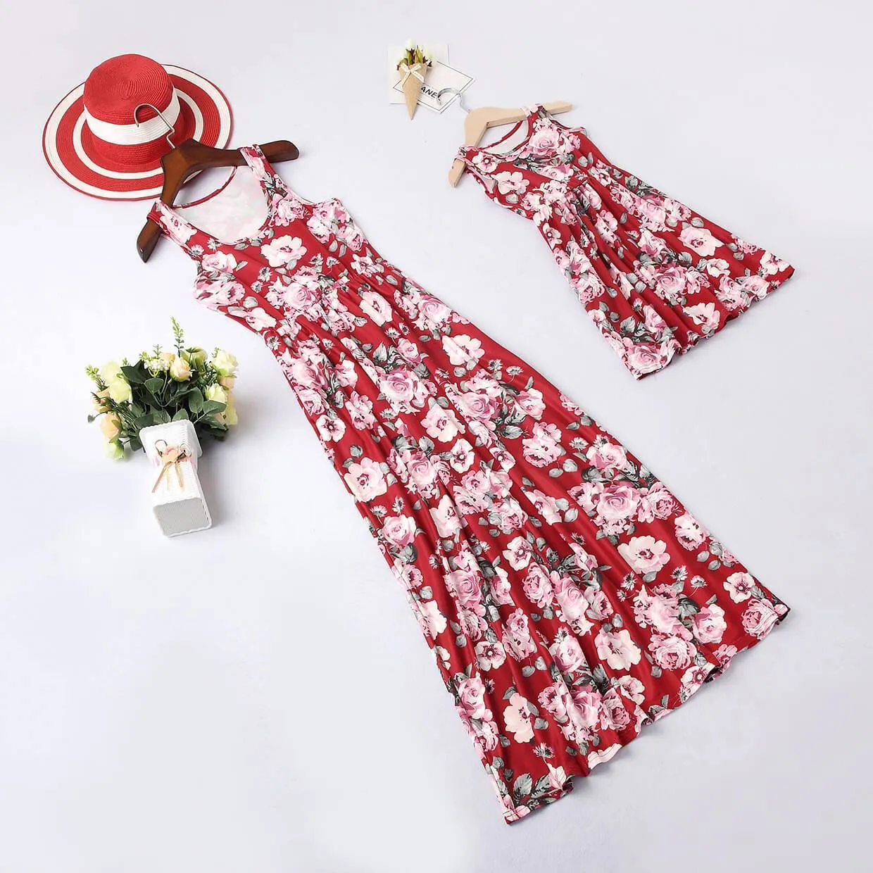 Trendy Floral Sleeveless Matching Dress for Mom and Me